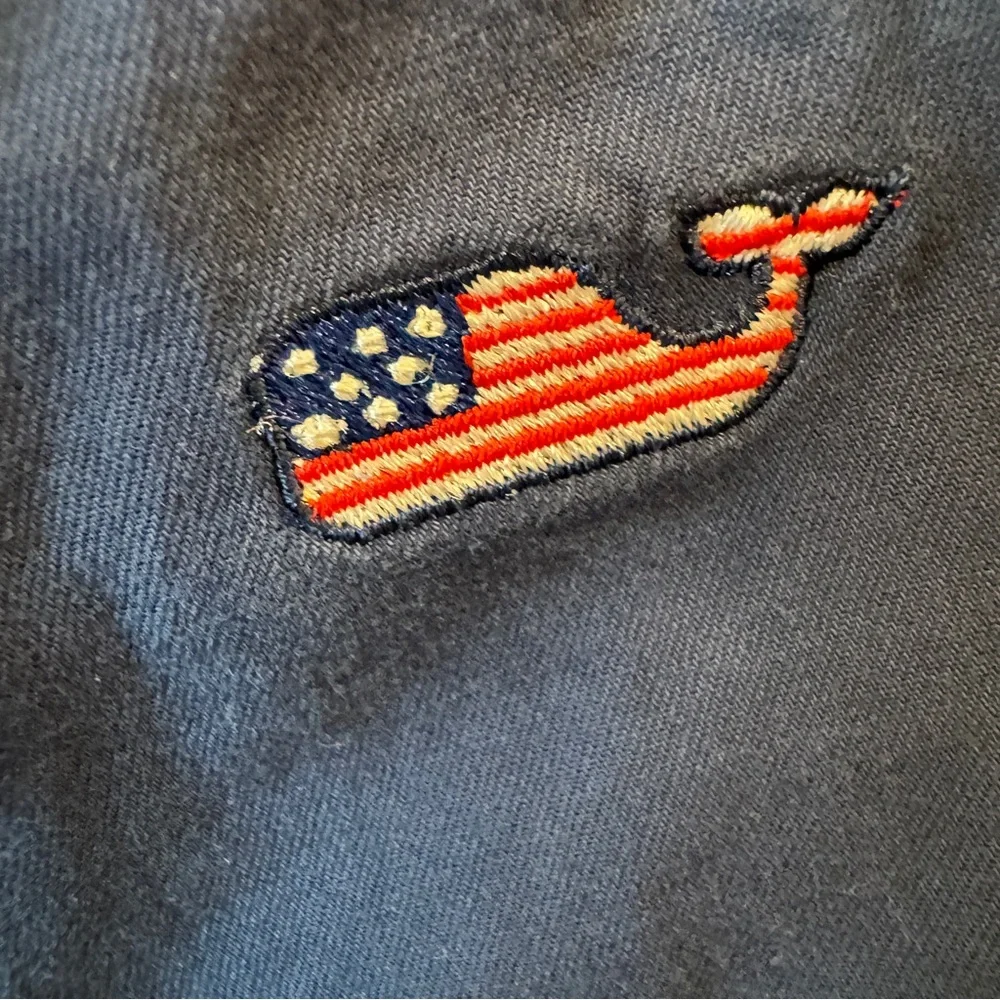 VINEYARD VINES Mens 30 Breaker Club Shorts Navy Whale Patriotic Stars Stripes‎